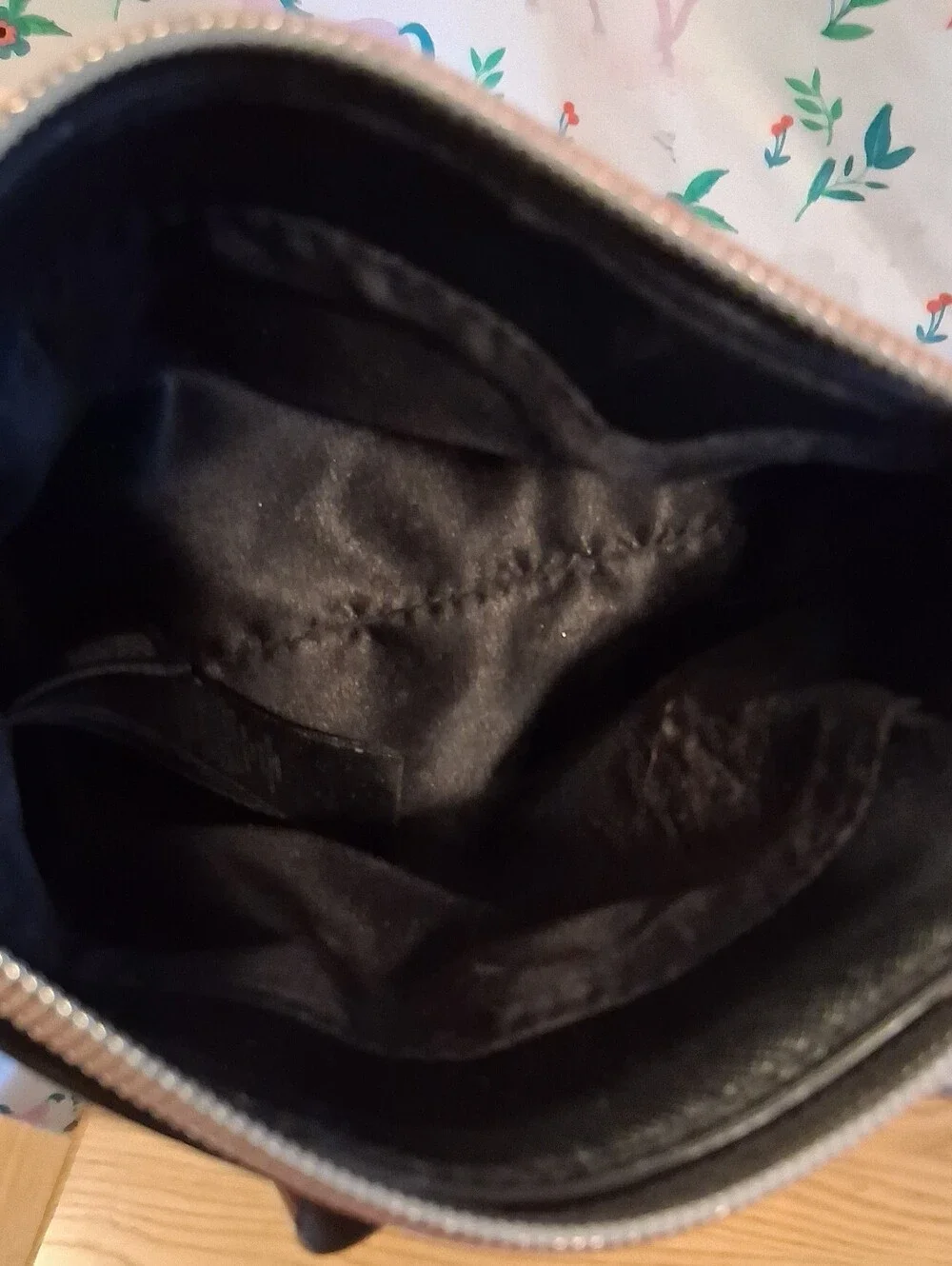 EUC Ted Baker Aimee Black Vegan Patent Bow Cosmetic Beauty Makeup Travel Bag